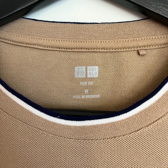Brown Cotton-Knit Uniqlo T-Shirt in Medium- Slim Fit - Picture 3 of 3